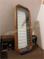 wood / glass display unit, adjustable shelves