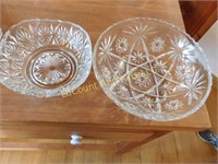 2 glass serving bowls