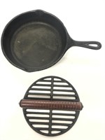 Cast iron pan and bacon press