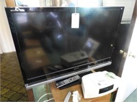 Sony 40” Bravia flatscreen TV with remote