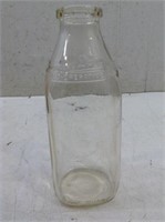 (1) QT Golden Gurnsey Dairy Bottle
