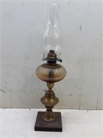 Vtg Hurricane Lamp  Brass & Glass W/ Chimney
