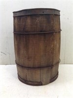 Vtg Wood Nail Barrel   17 x 12   Top is Loose
