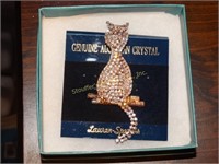 Australian crystal cat brooch pin