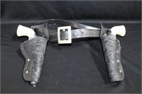 BLACK HOLSTER WITH 2 CAP PISTOLS