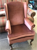 Excellent mauve vintage chair 

Measures 40