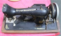 ANTIQUE TABLE TOP SINGER SEWING MACHINE WITH