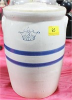 3 GALLON CROWN CROCK WITH 2 BLUE STRIPES WITH LID
