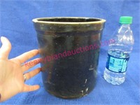 antique gallon size crock (chipped)