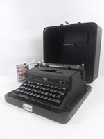 Machine à écrire Royal Quiet de Luxe typewriter