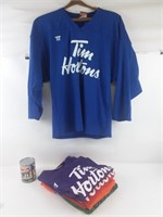 5 chandails de sport Tim Hortons XL jerseys