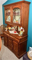 Gorgeous Oak Hutch w/ Mirror Back - Quality