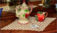 Apple Teapots w/ Doily - 10" x 4" - Really Cute!