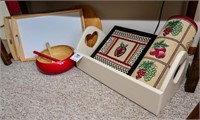 Garden Box 24" w/ lg Serving Trays,