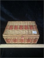 NICE SEWING BASKET & CONTENTS