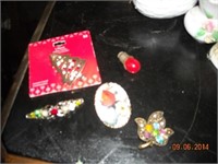 Small misc Jewelry lot