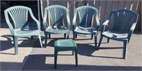 4 Rubbermaid Lawn Chairs And Small Table