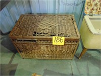 Vintage Wicker Chest 251/2 x 16 x 16