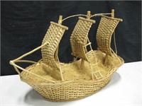 Columbus / Spanish Style Basket Ship w/ Sails