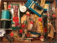 VINTAGE FISHING LURE LOT SOME NEW
