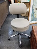 ROUND BOTTOM DOCTORS STYLE OFFICE CHAIR