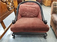 GORGEOUS HAVERTY`S OVERSIZED CHAIR WOOD BASE