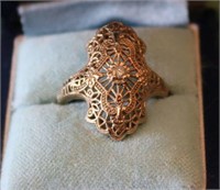 14K Yellow Gold Filigree Ring w/Small Diamond