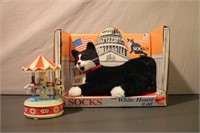 Socks the White House Cat Plush & Yap's Carousel