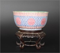 Chinese Qing enameled porcelain bowl