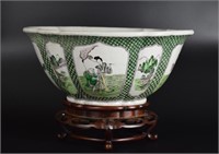 Chinese Qing Susancai porcelain planter