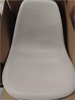 MOLDED PLASTIC DINING CHAIR *2 IN TOTAL;