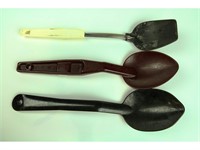 9 Assorted Plastic Spoons