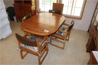 DINING TABLE W/FOUR CHAIRS