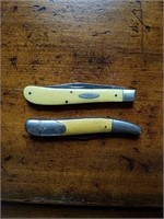 2 pocket knives