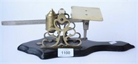 Good antique brass letter scale, sliding weight,