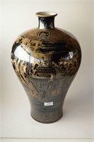 Large Chinese vase, gilt detail of maidens at