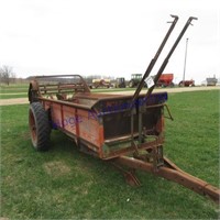 New Idea #17 ground drive manure spreader