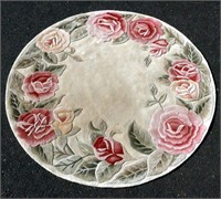 5.5' Round Area Rug with Roses