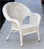 Wicker Patio Chair w Armrest White - B