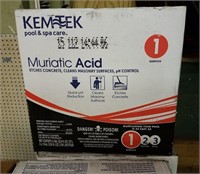Box of Muriatic Acid(2 gallons unopened bottles)