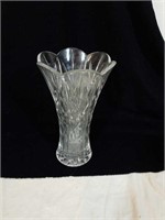 Beautiful crystal vase approx 9 inches tall