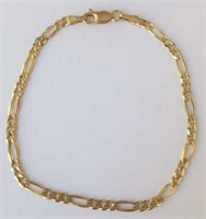9ct gold bracelet weighs 2.62g