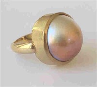 9ct yellow gold and Mabe pearl ring