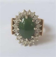 9ct gold green jade ring size N6 3/4 9.36g