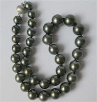 Fine Tahitian black high lustre pearl necklace