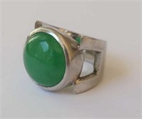 Sterling silver and jade ring size N7