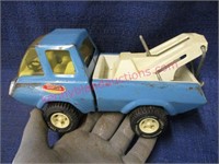 vintage blue tonka tow truck toy (9in long)