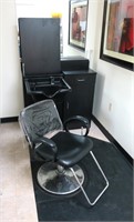 Lot - Salon Styling/wash station, includes: