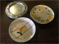 ASSORTED PLATES LOT