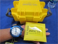 men's invicta watch with case & papers